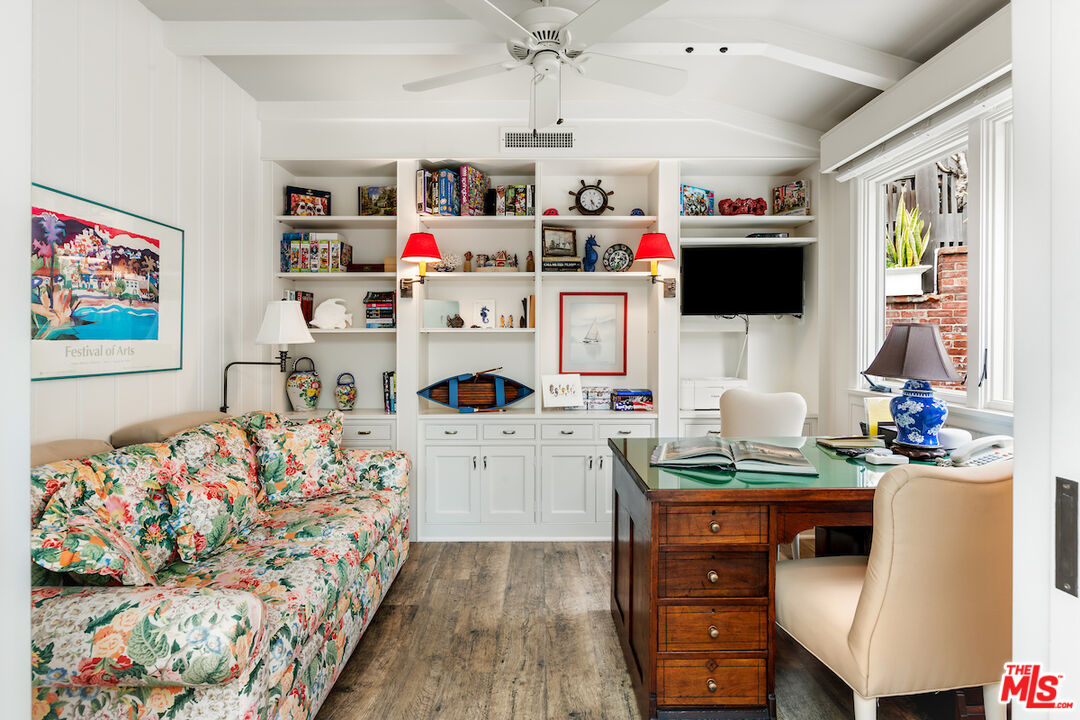 1935 Ocean Way