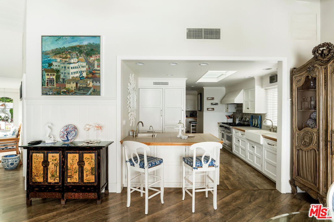 1935 Ocean Way