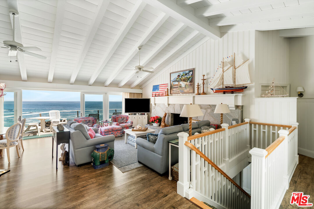 1935 Ocean Way