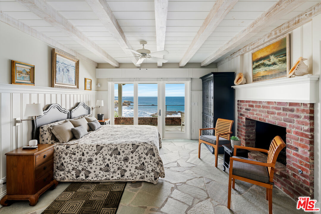 1935 Ocean Way