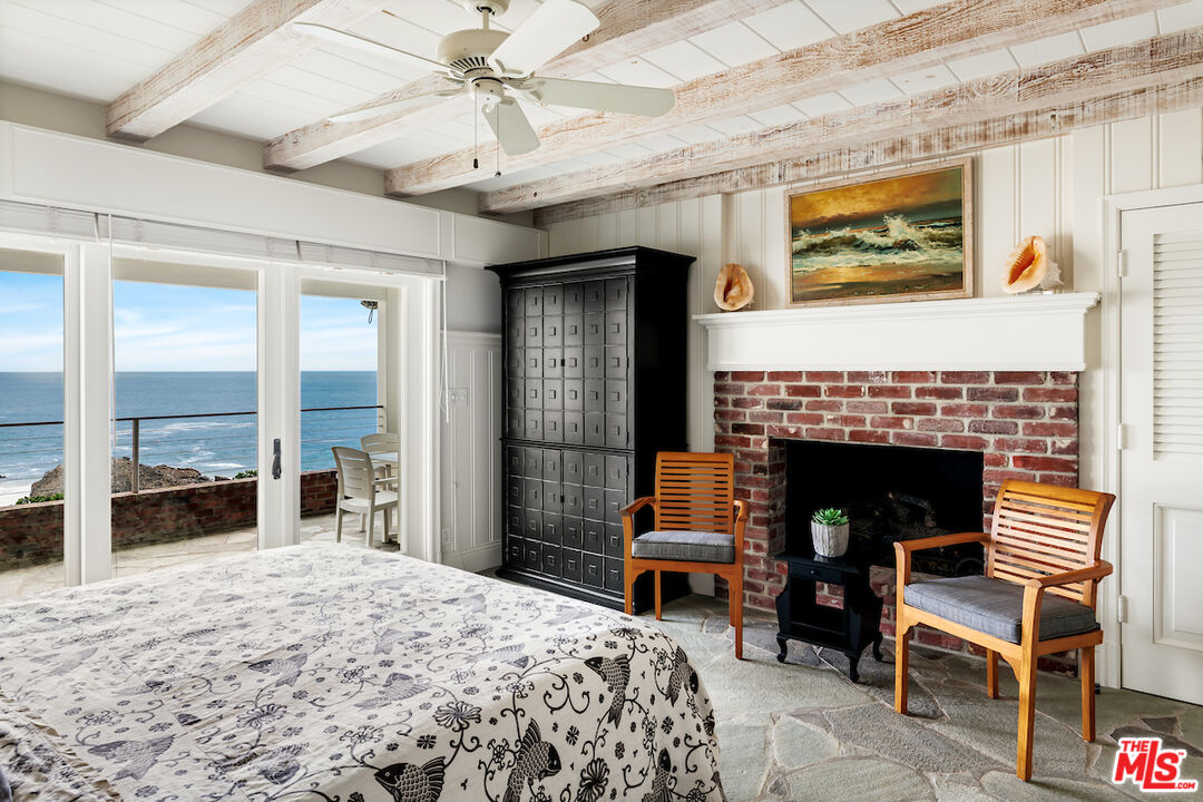 1935 Ocean Way