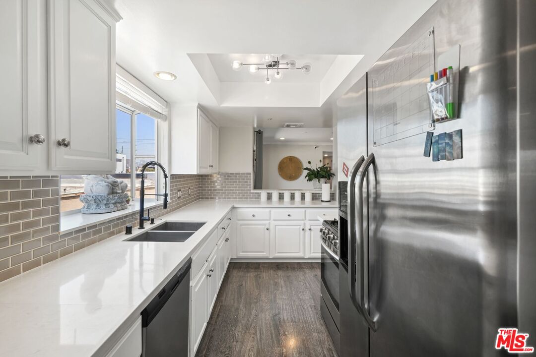 1842 Greenfield Ave Unit: 301