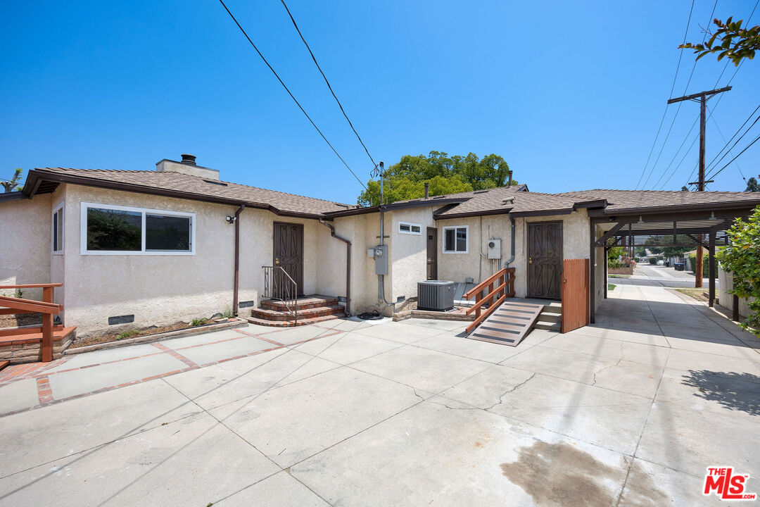 2011 N Evergreen St