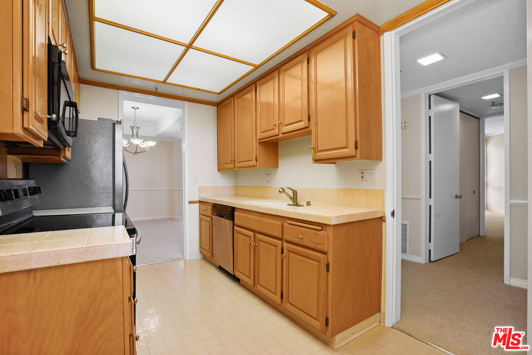 2102 Century Park Ln Unit: 213