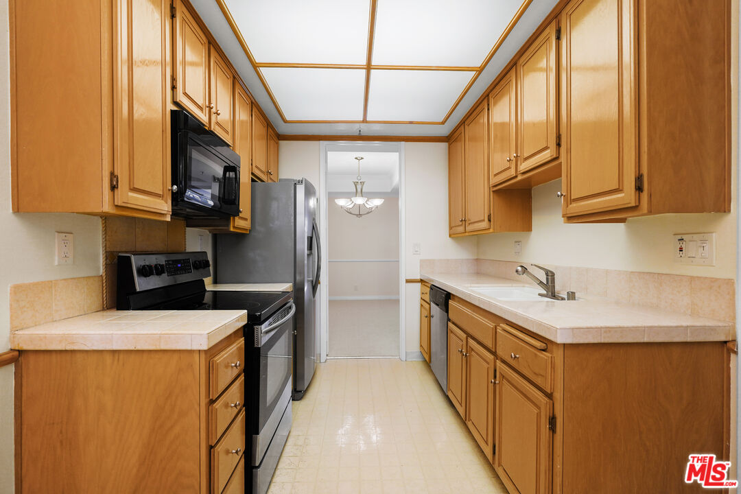 2102 Century Park Ln Unit: 213