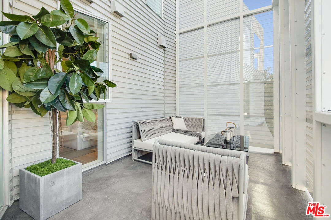 1030 N Kings RD Unit: 303
