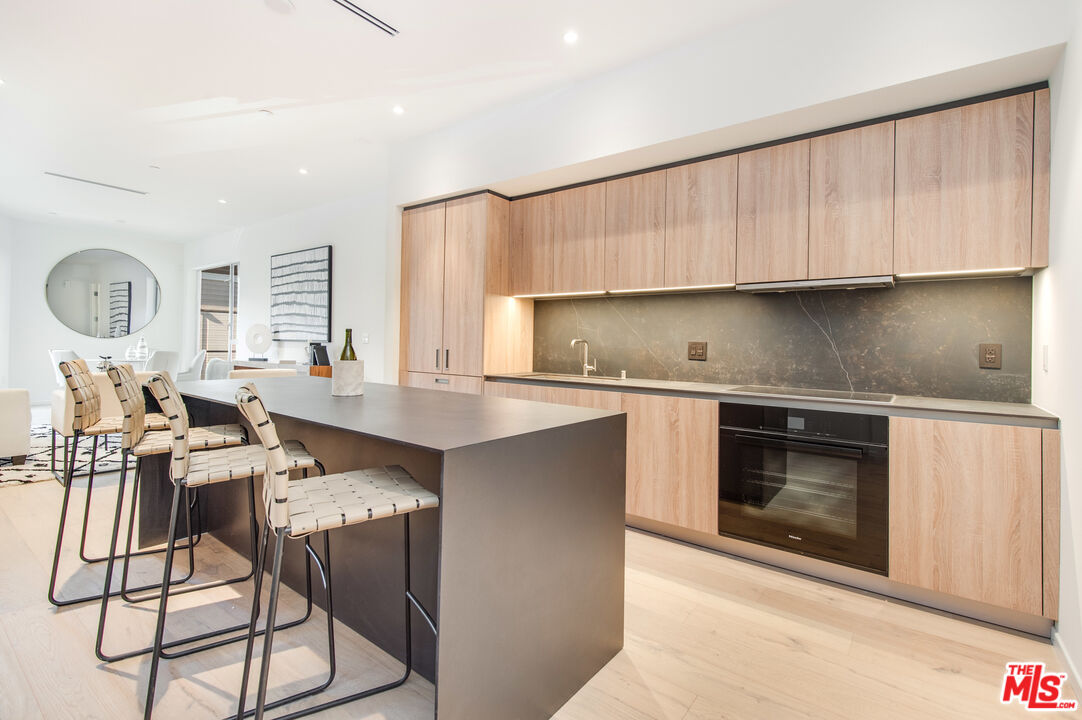 1030 N Kings RD Unit: 303