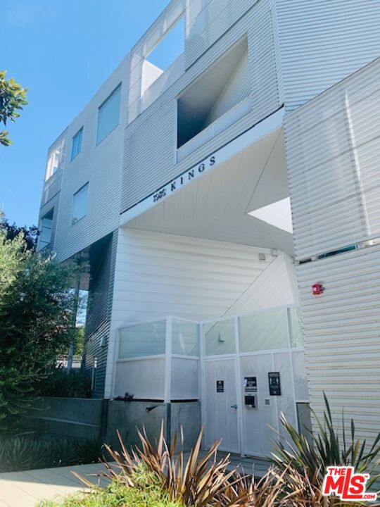 1030 N Kings RD Unit: 303