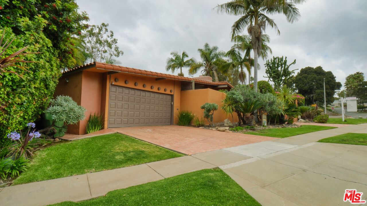 5803 Wooster Ave