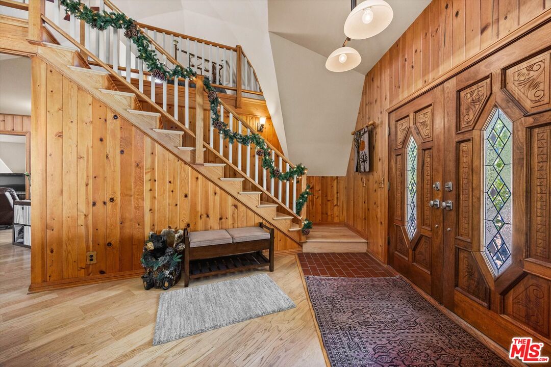 1551 Darling Ave