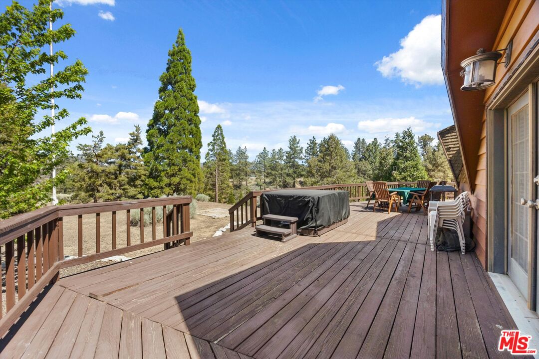 1551 Darling Ave