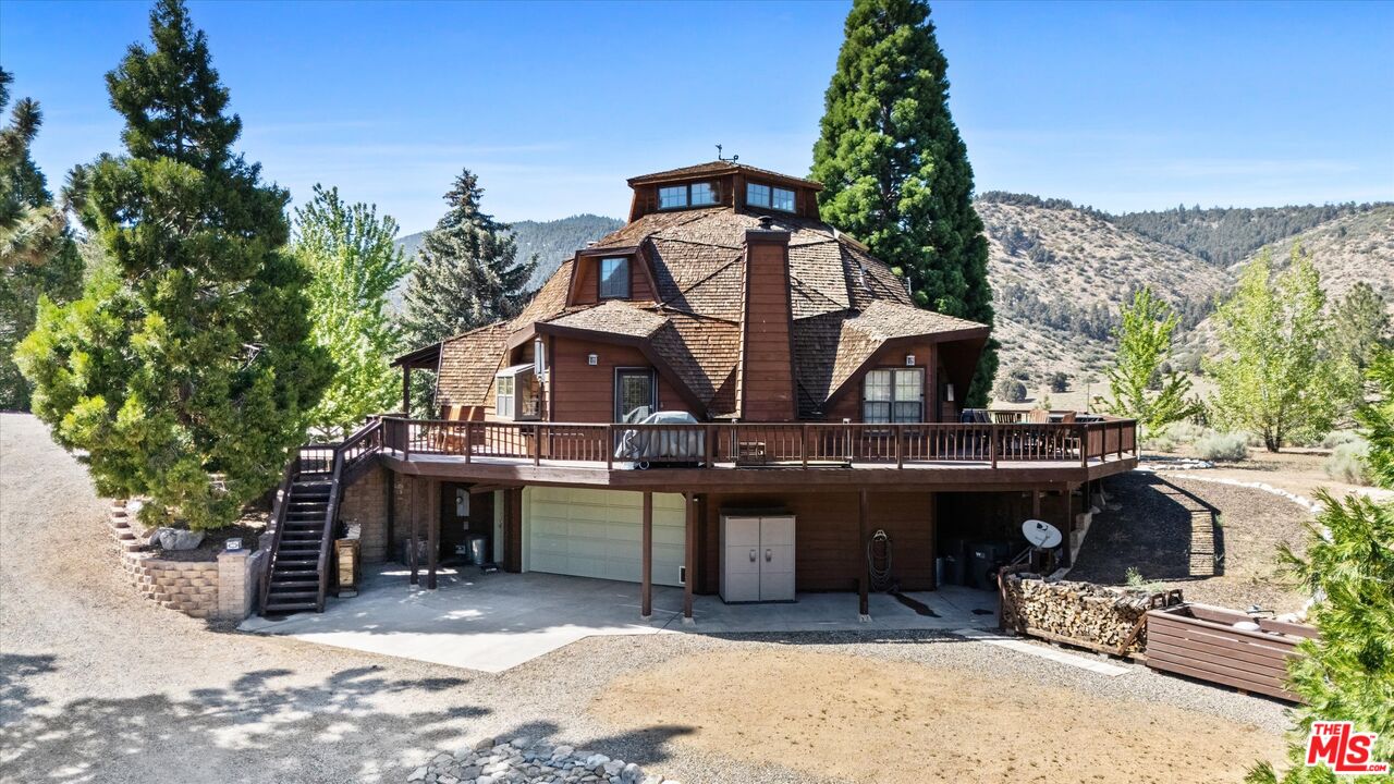 1551 Darling Ave