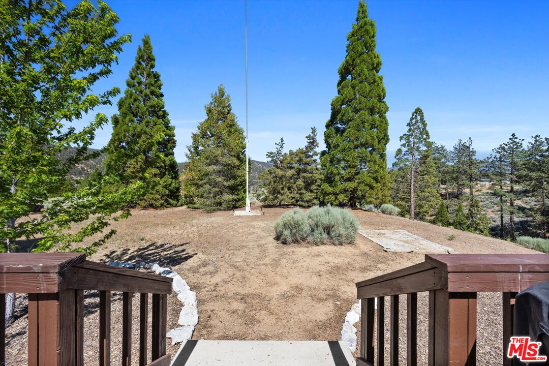 1551 Darling Ave