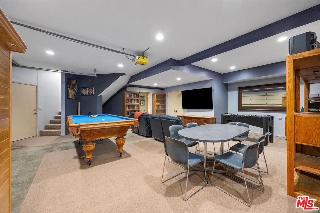 1551 Darling Ave