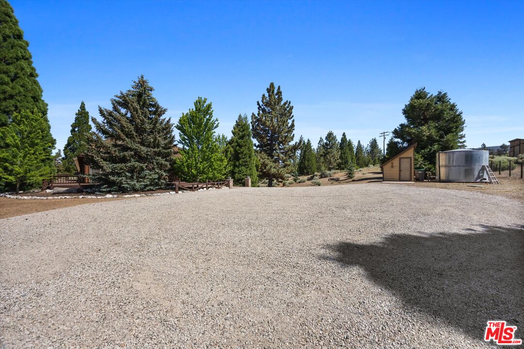 1551 Darling Ave