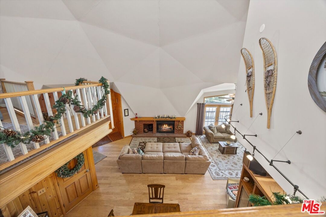 1551 Darling Ave