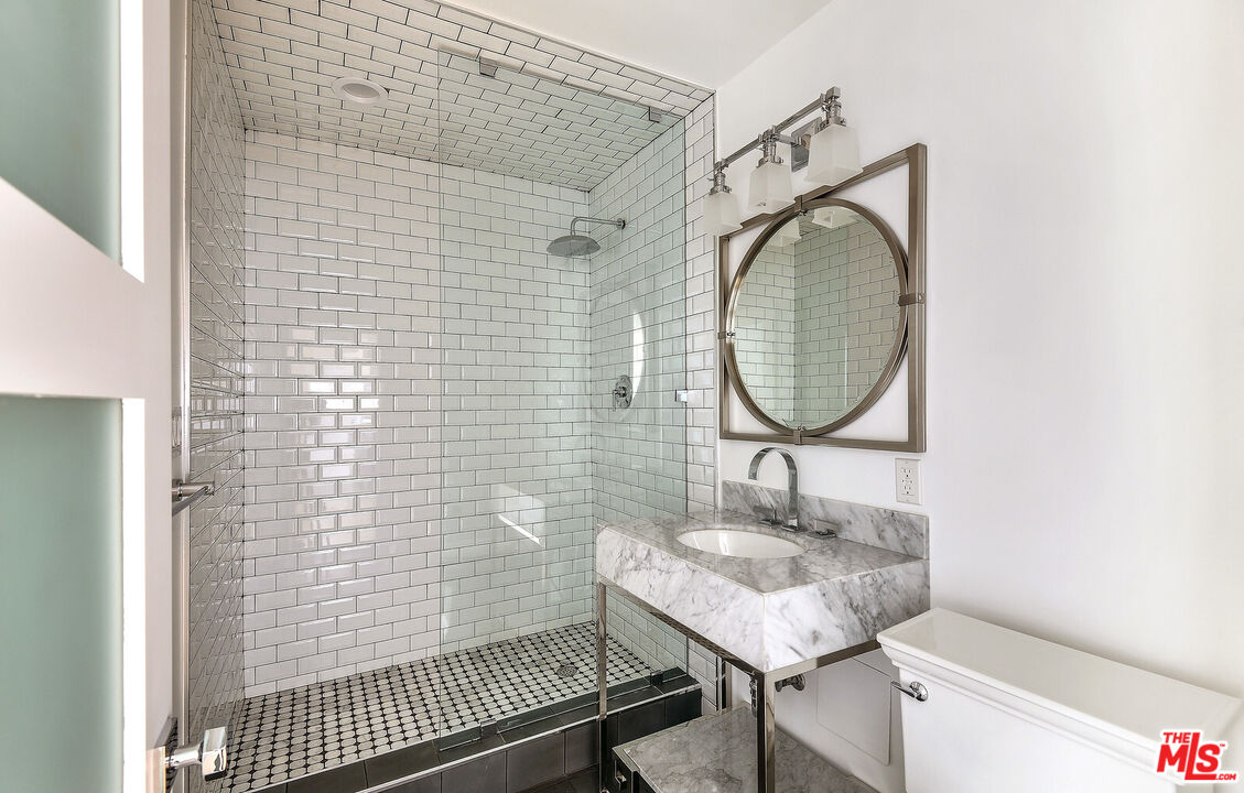 440 S Roxbury Dr Unit: 302