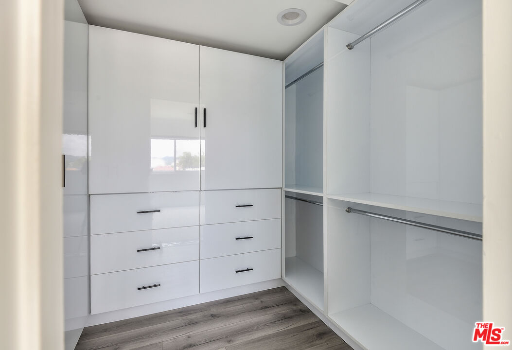 440 S Roxbury Dr Unit: 302