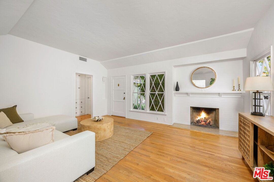 4311 Greenbush Ave