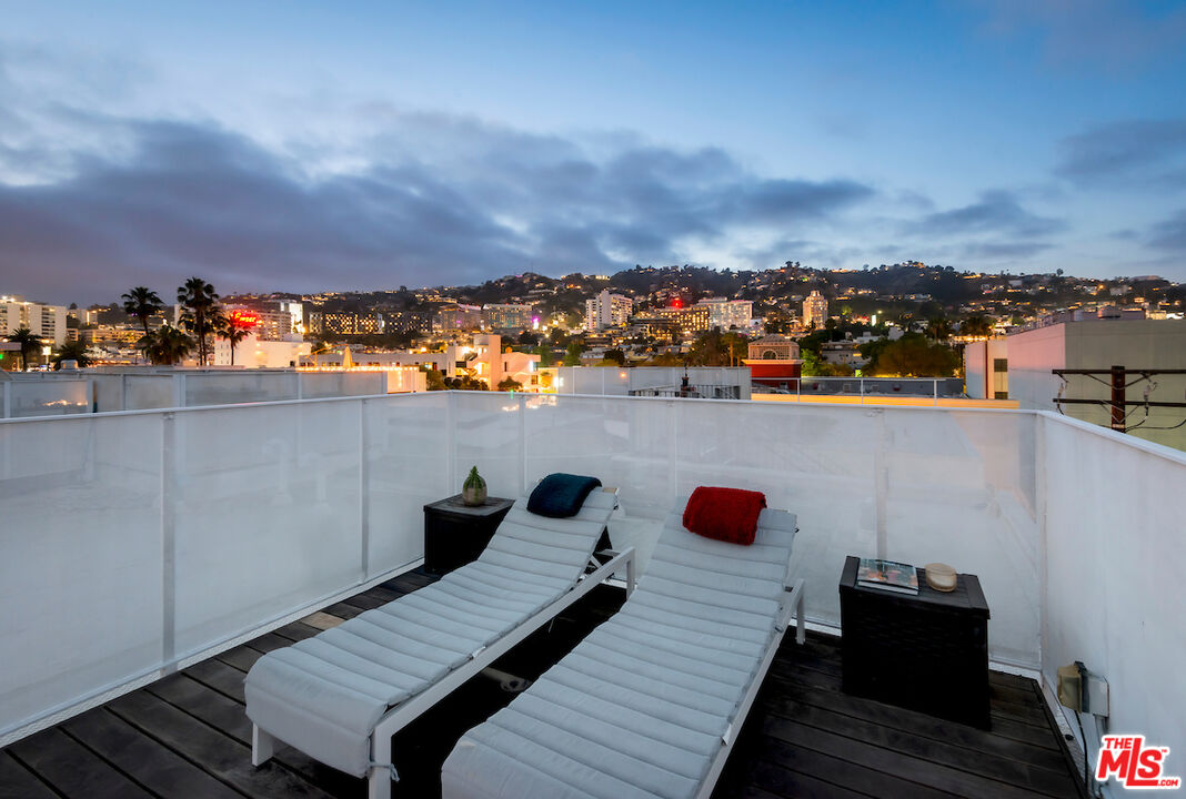 1030 N Kings Rd Unit: 407