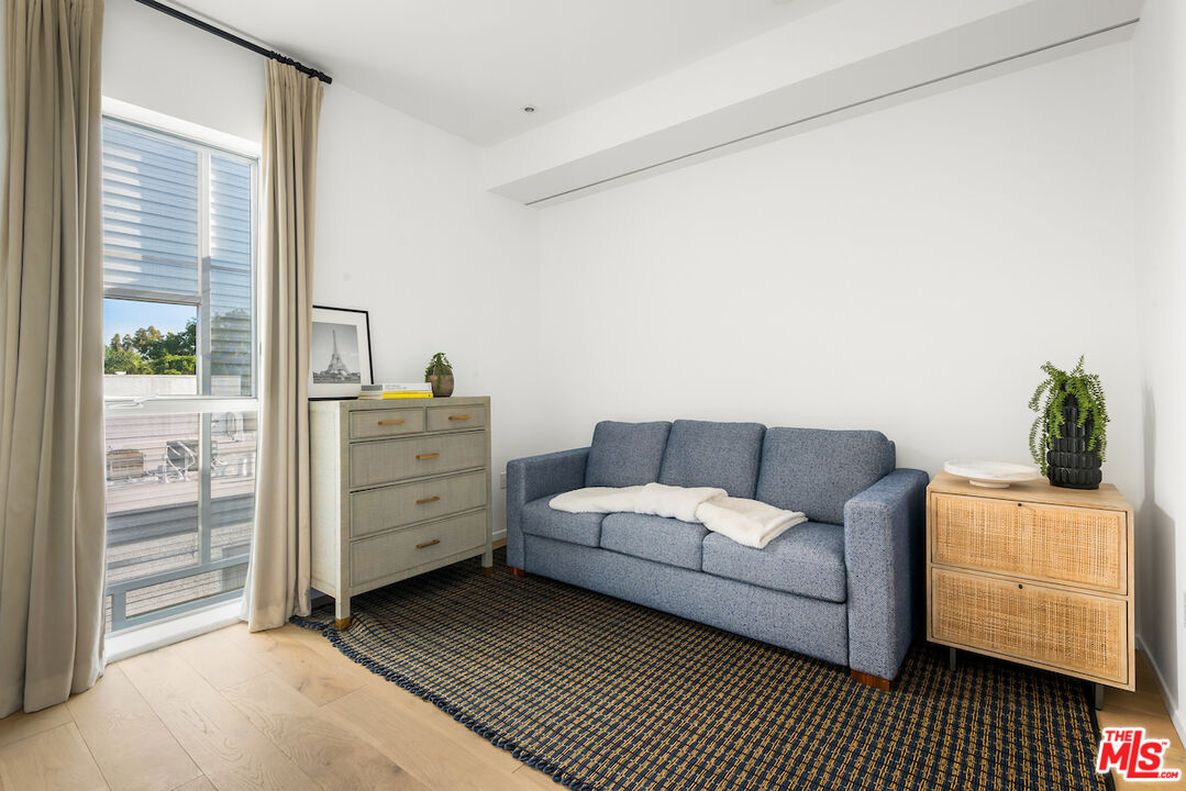 1030 N Kings Rd Unit: 407