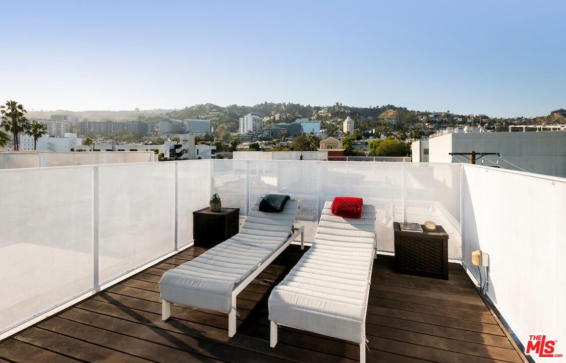 1030 N Kings Rd Unit: 407