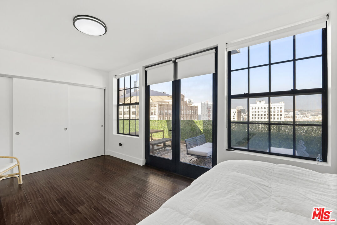 746 S Los Angeles St Unit: 1201