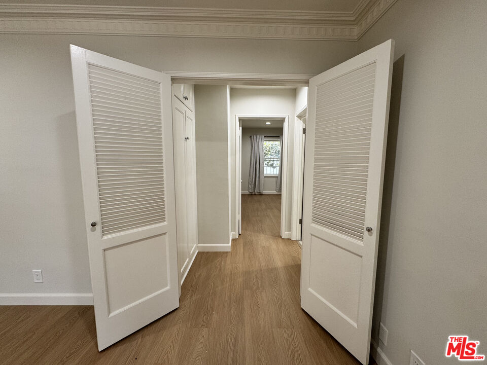 300 S Doheny Dr