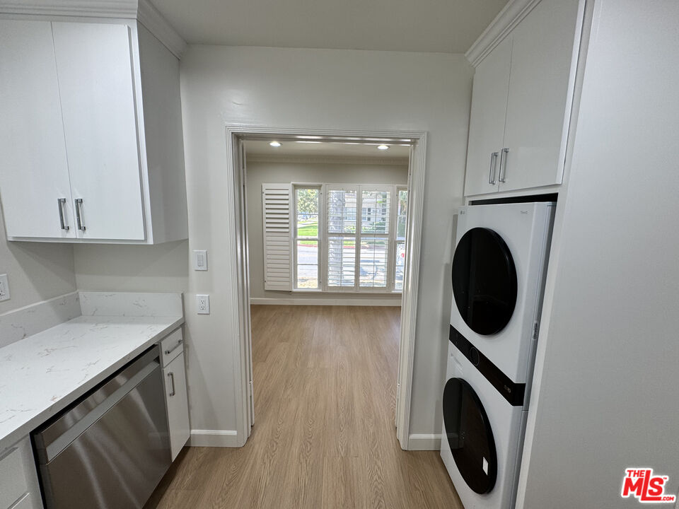 300 S Doheny Dr