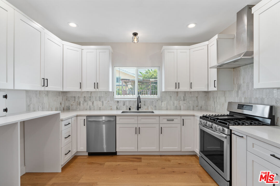 1828 W 47th St