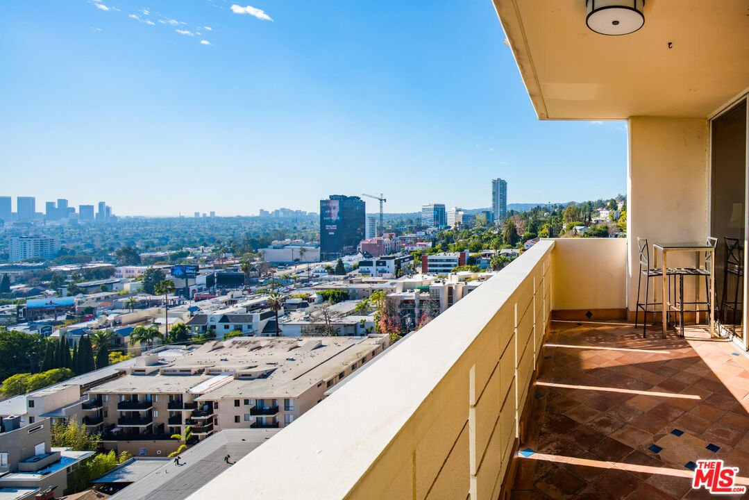 8787 Shoreham Dr Unit: 1210