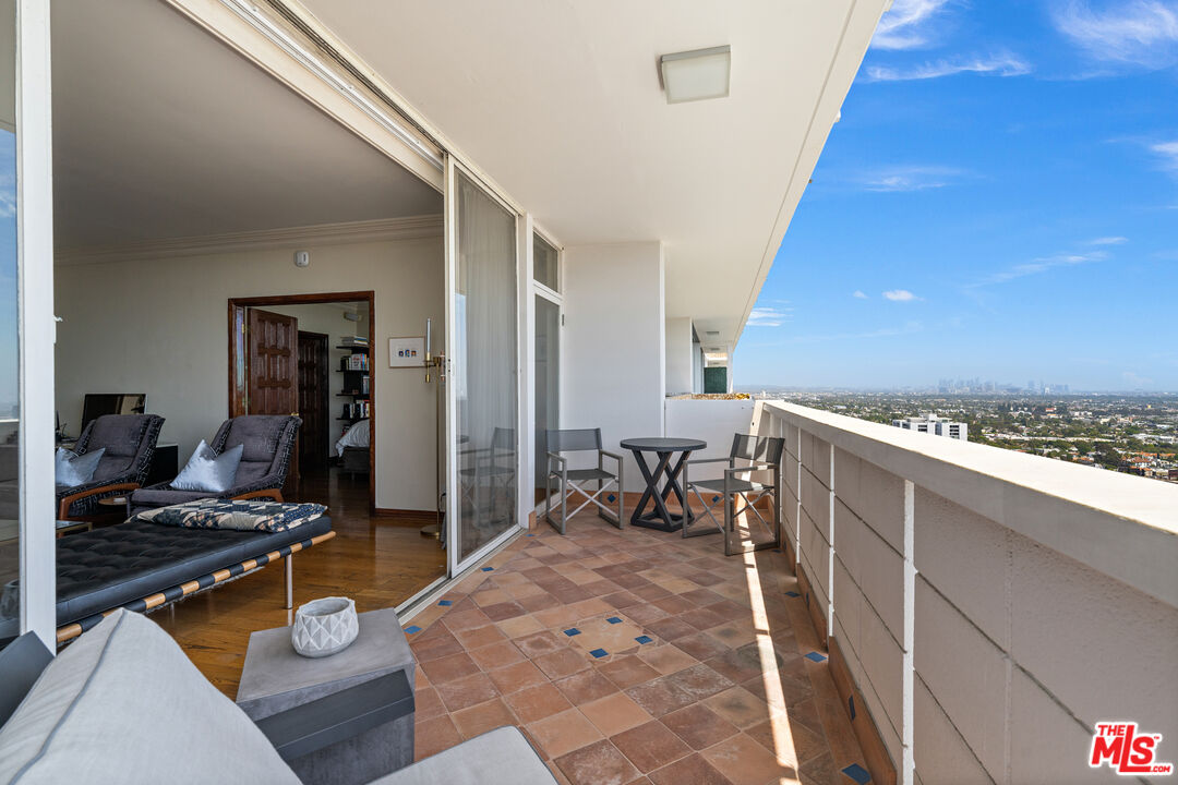 8787 Shoreham Dr Unit: 1210