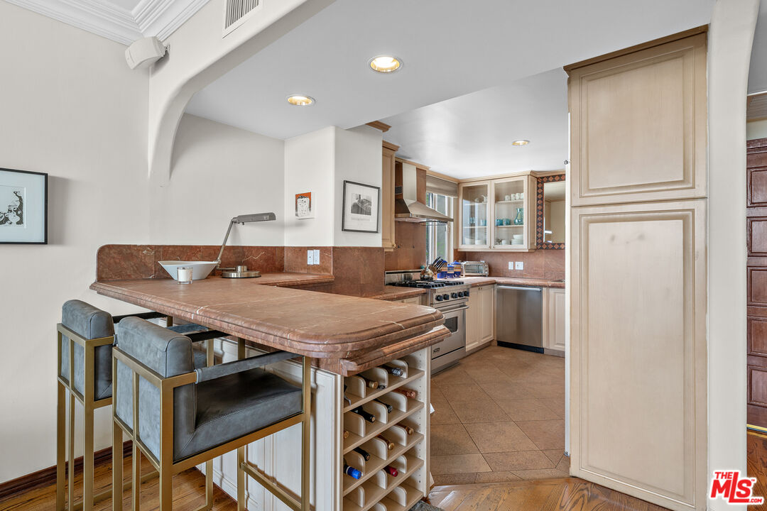 8787 Shoreham Dr Unit: 1210