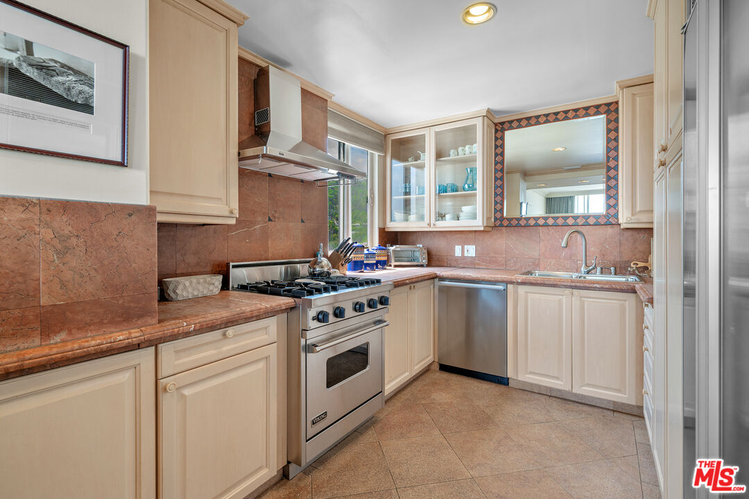 8787 Shoreham Dr Unit: 1210