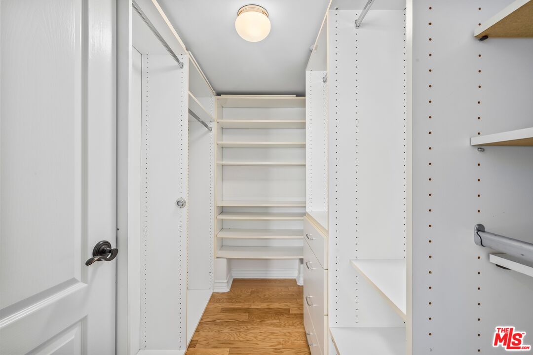 433 N Doheny Dr Unit: 106