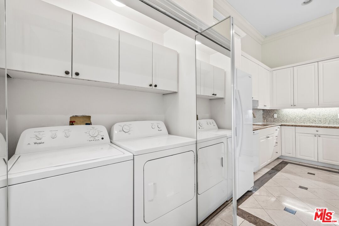 433 N Doheny Dr Unit: 106