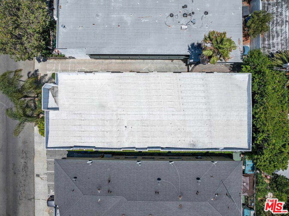 922 N Hudson Ave