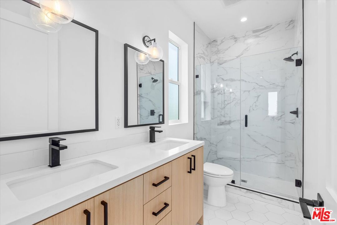 5050 Cleon Ave Unit: 2