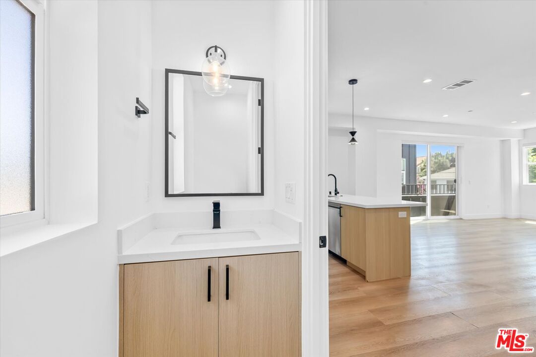 5050 Cleon Ave Unit: 2