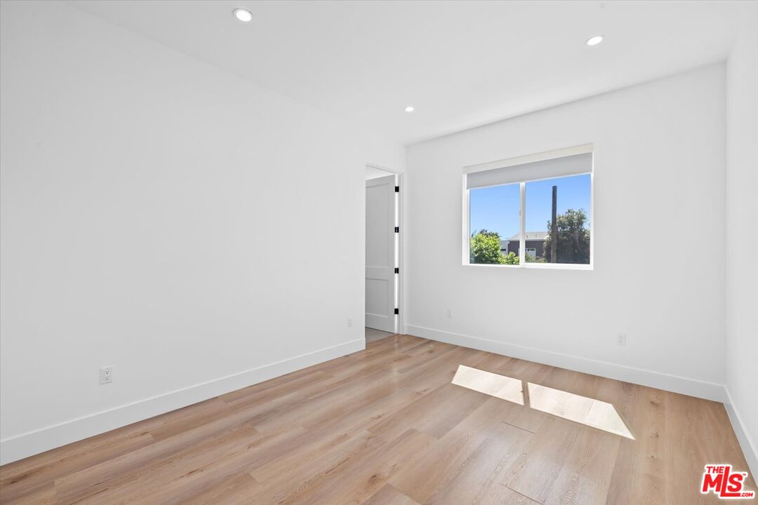 5050 Cleon Ave Unit: 2