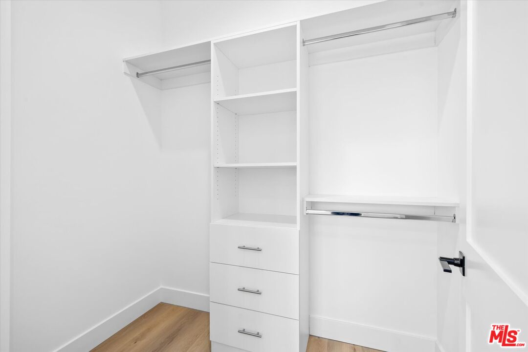 5050 Cleon Ave Unit: 2