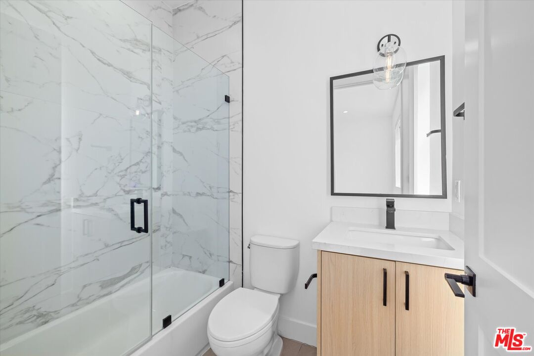 5050 Cleon Ave Unit: 2