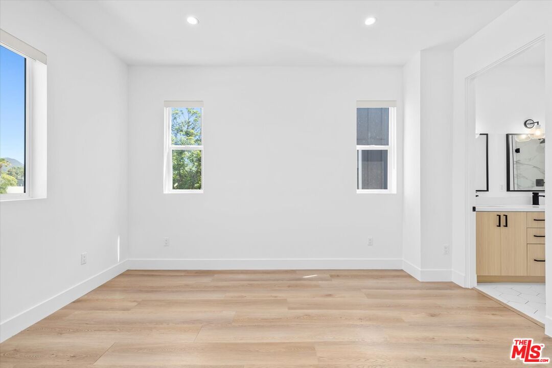 5050 Cleon Ave Unit: 2