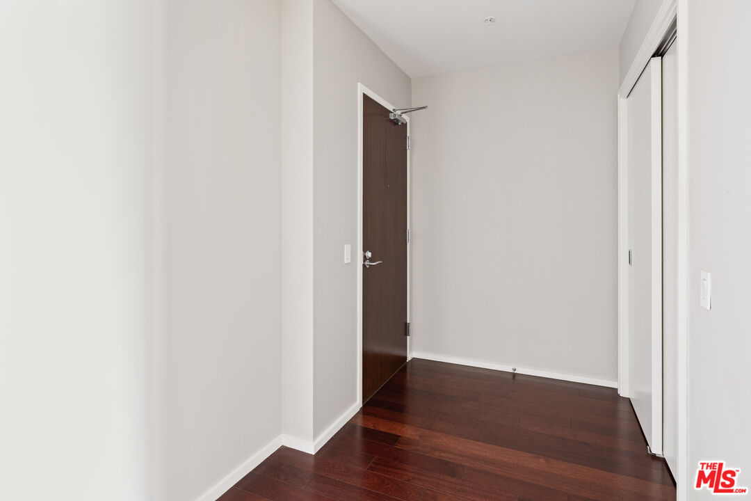 1155 S Grand Ave Unit: 525