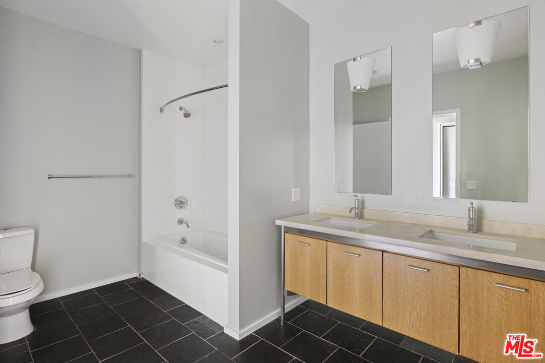 1155 S Grand Ave Unit: 525