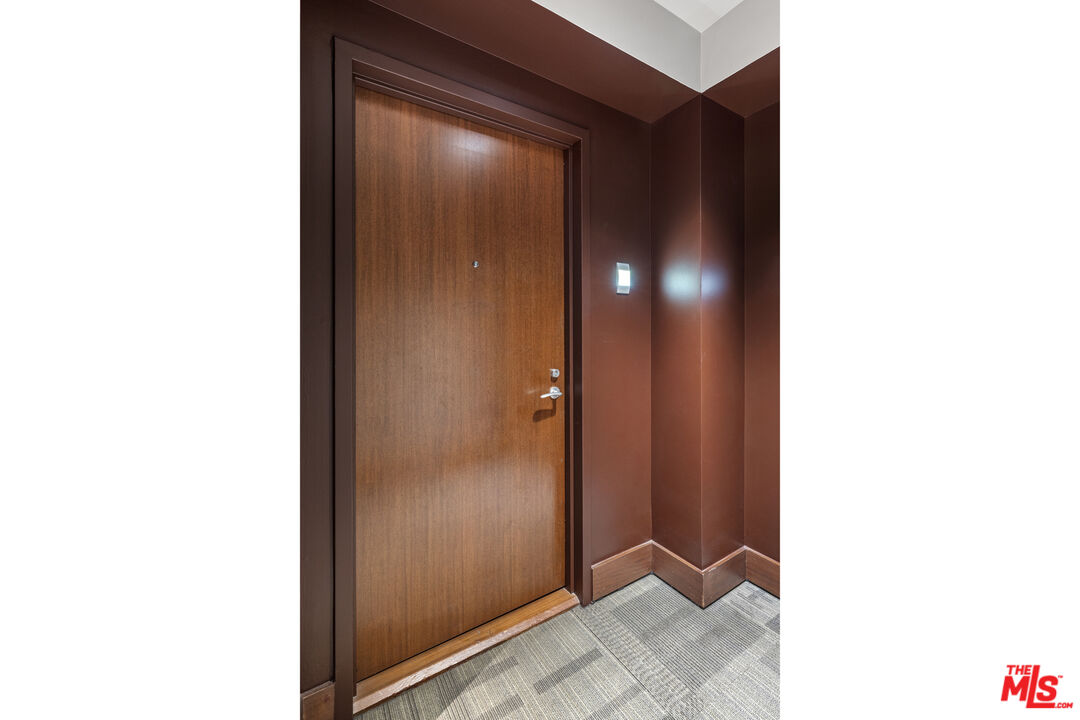 1155 S Grand Ave Unit: 525