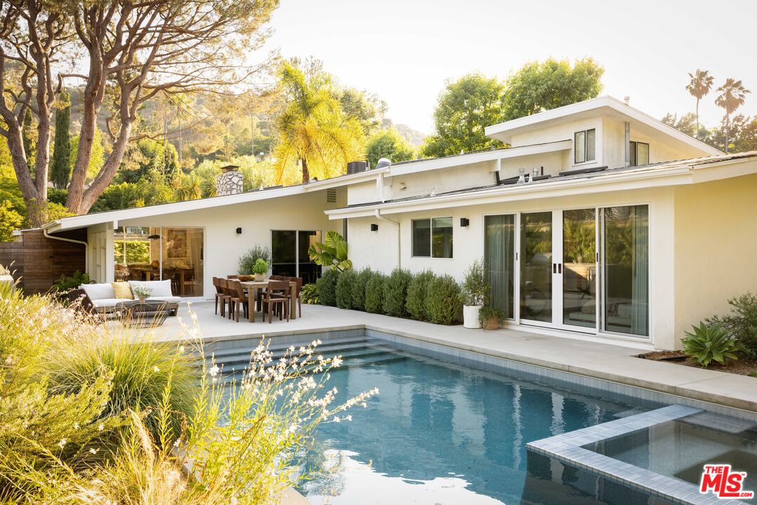 3144 Nichols Canyon Rd