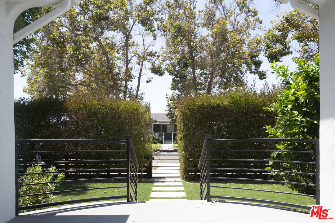 3520 Somerset Dr