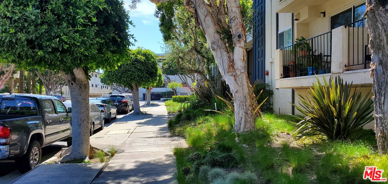 8163 REDLANDS ST Unit: 25