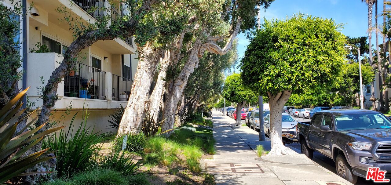 8163 REDLANDS ST Unit: 25